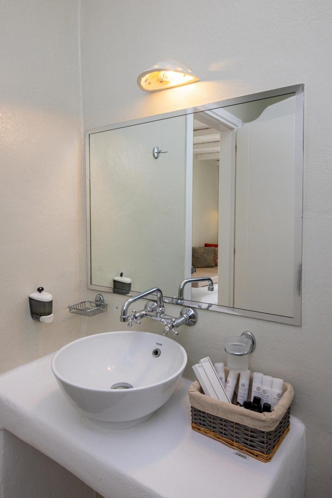 Soulmate'S Suites Tinos Kionia Exterior foto